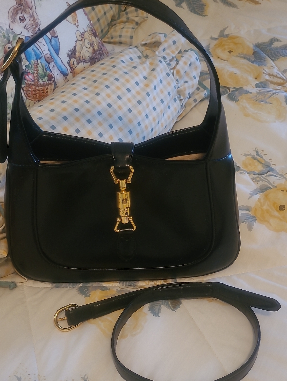 Classic Black Gucci Jackie 61 Shoulder Bag with Gold Hardware